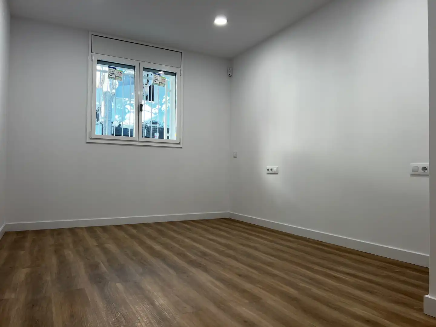 Ground floor for sale in Badalona  with Parquet flooring, Oven and Alarm