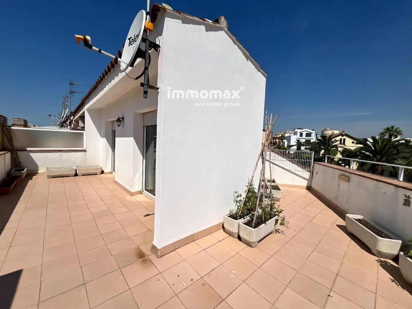Terraza de Casa adosada en venta en Vilanova i la Geltrú con Calefacción, Jardín privado y Terraza