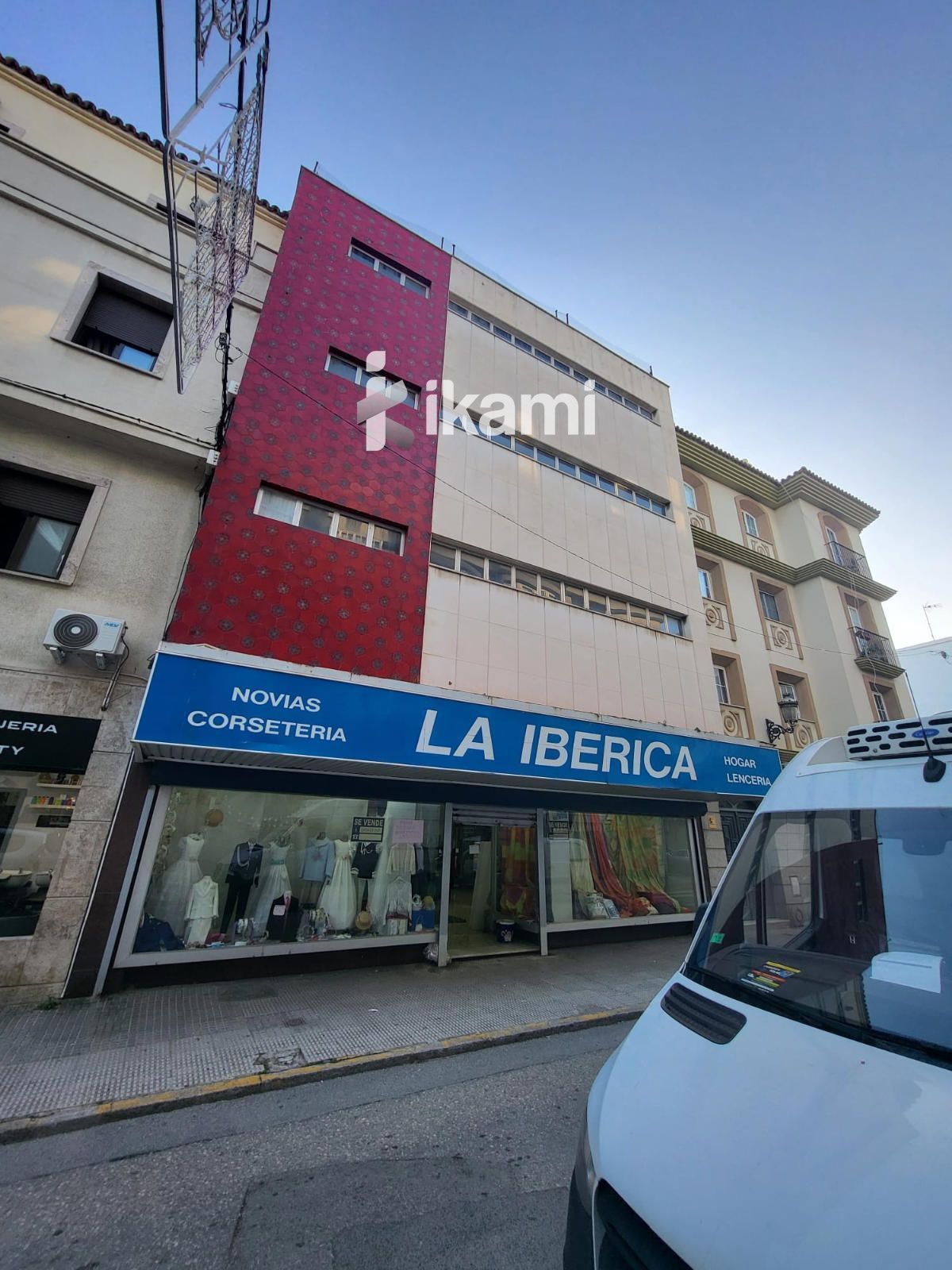 Building for sale in La Línea de la Concepción