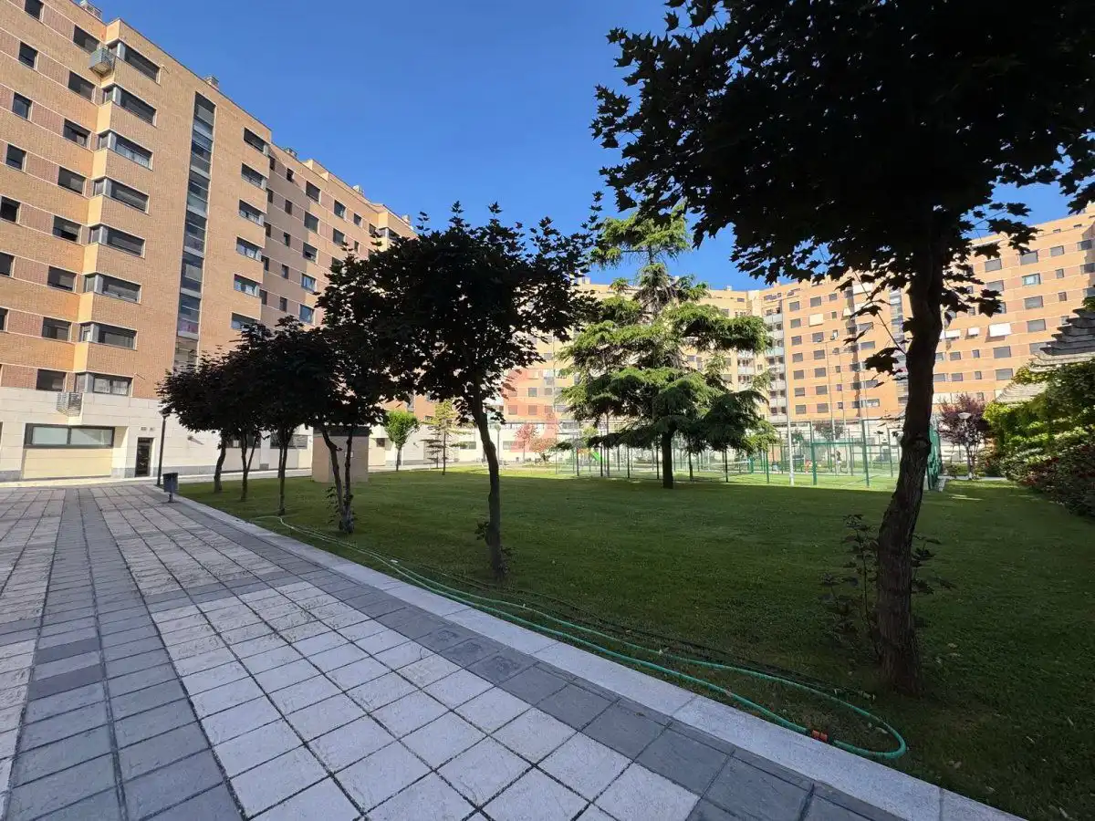 Parkplatz von Wohnung zur Miete in Valladolid mit Heizung, Möbliert und Gemeinschaftspool