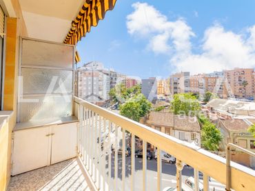Appartement avec balcon à vendre à Avinguda de la Constitució