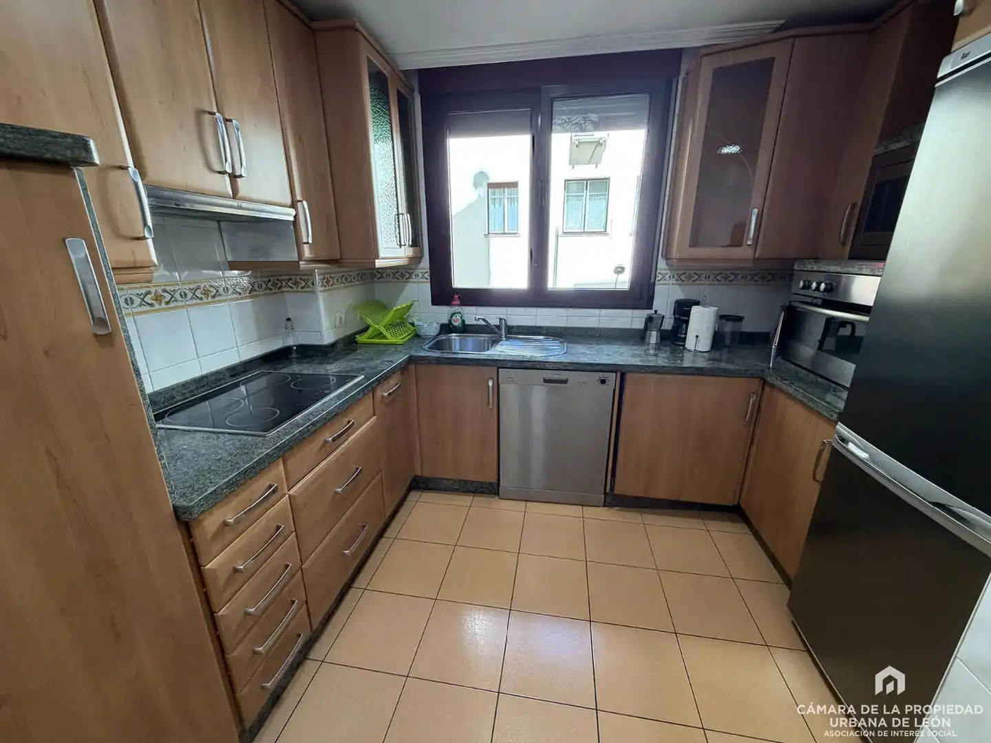 Cocina de Piso de alquiler en León Capital  con Trastero y Amueblado