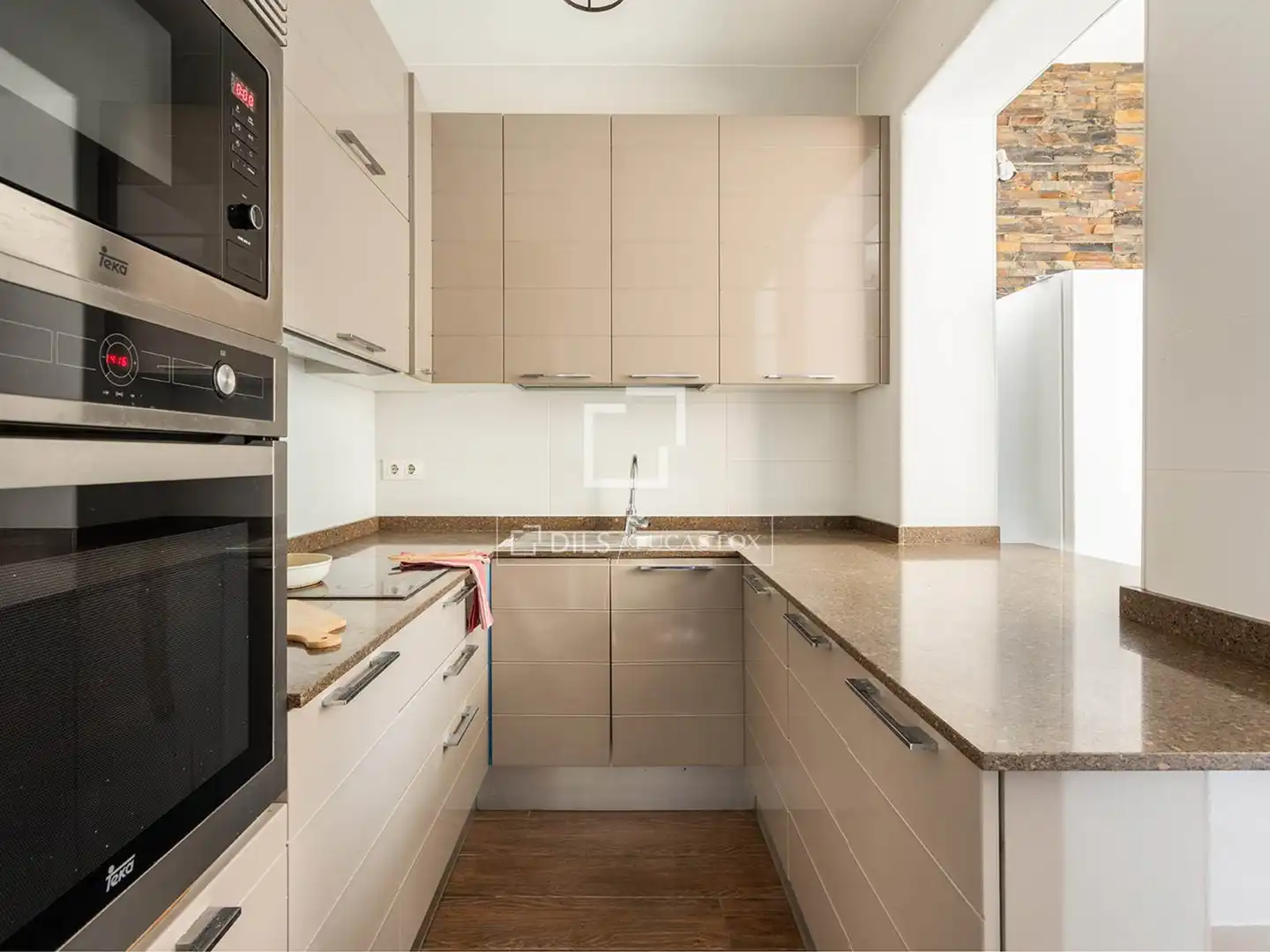 Cocina de Piso en venta en Barcelona con Calefacción, Parquet y Amueblado