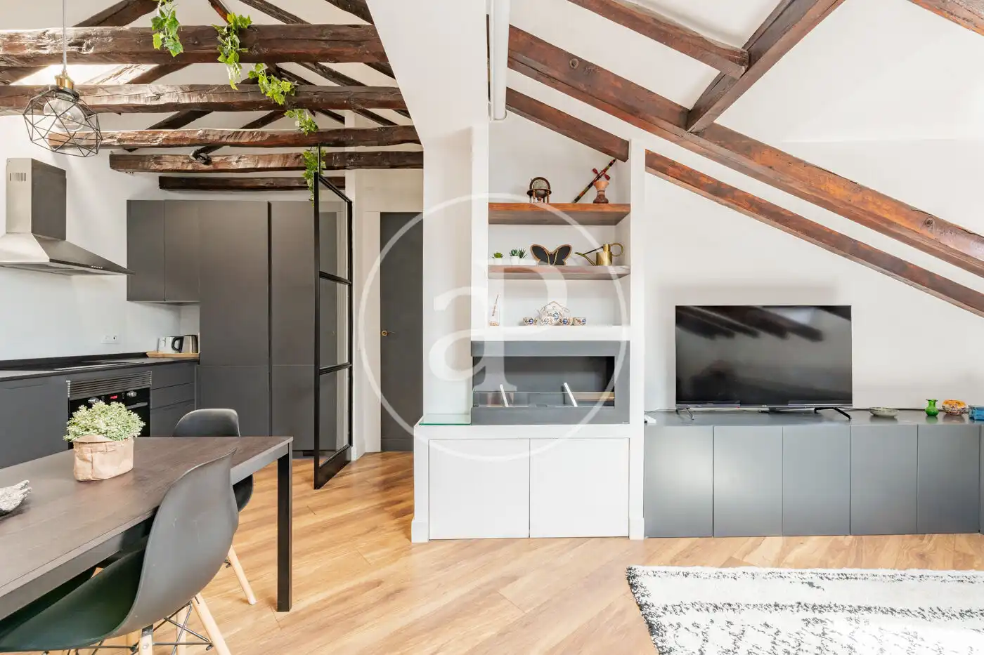 Wohnzimmer von Dachboden zum Verkauf in Madrid mit Klimaanlage, Heizung und Abstellraum