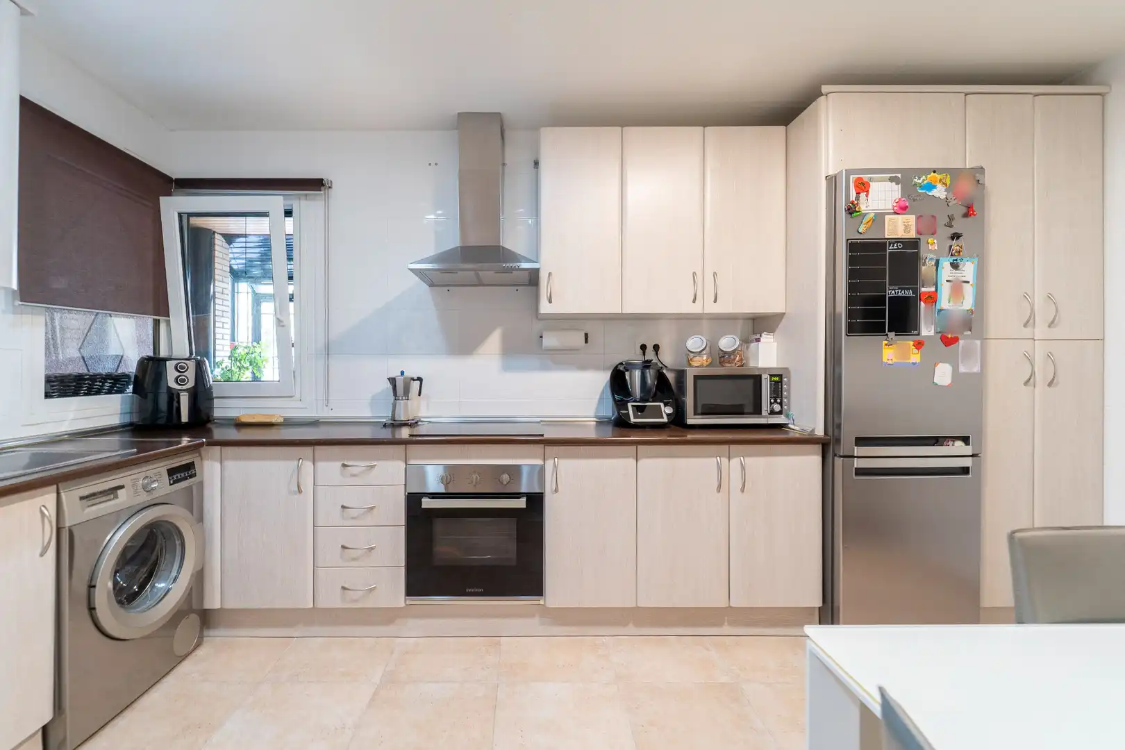 Cocina de Casa adosada en venta en Casarrubios del Monte con Aire acondicionado, Calefacción y Jardín privado