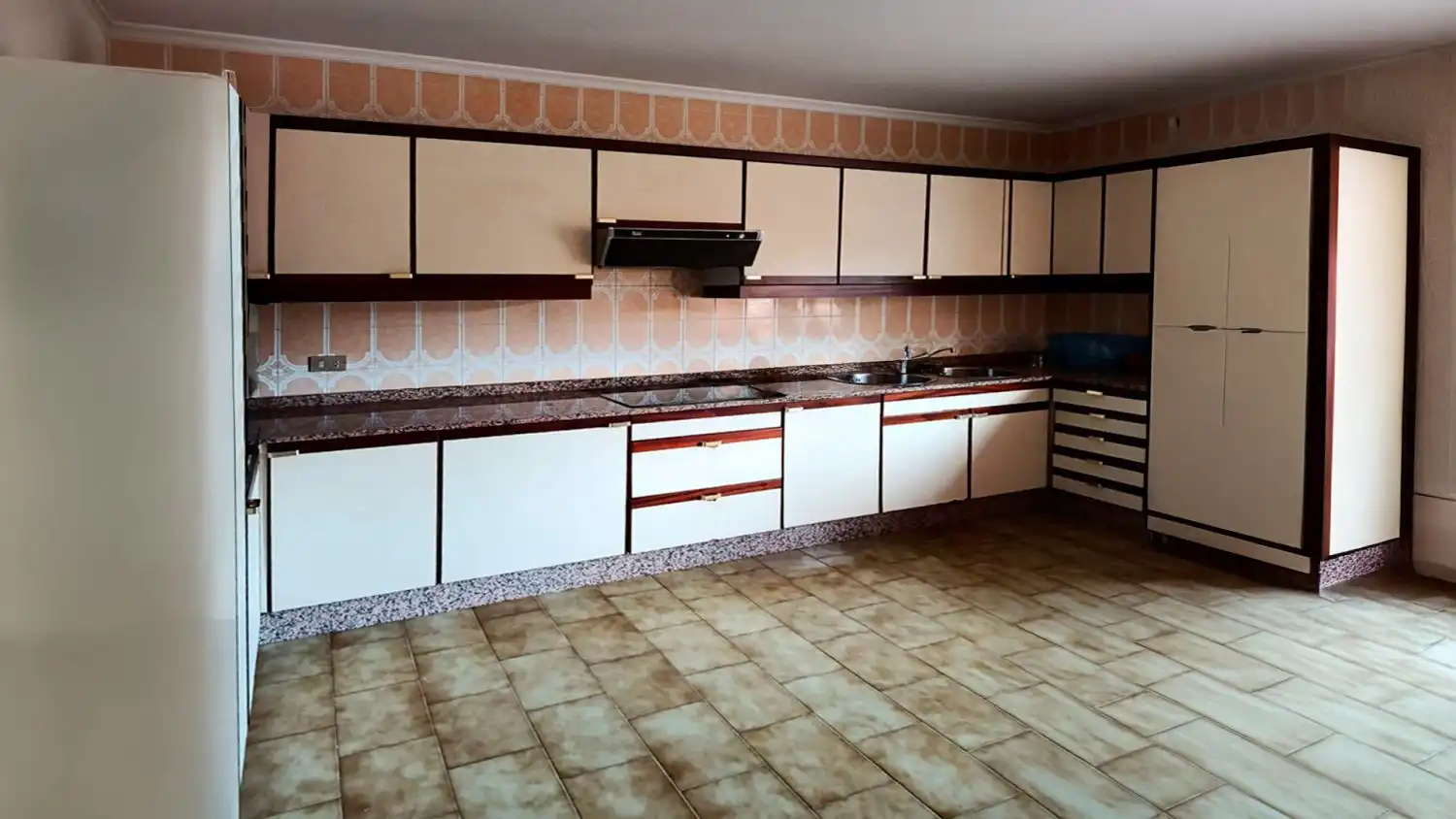 Küche von Wohnung zum Verkauf in Salceda de Caselas mit Heizung, Terrasse und Abstellraum