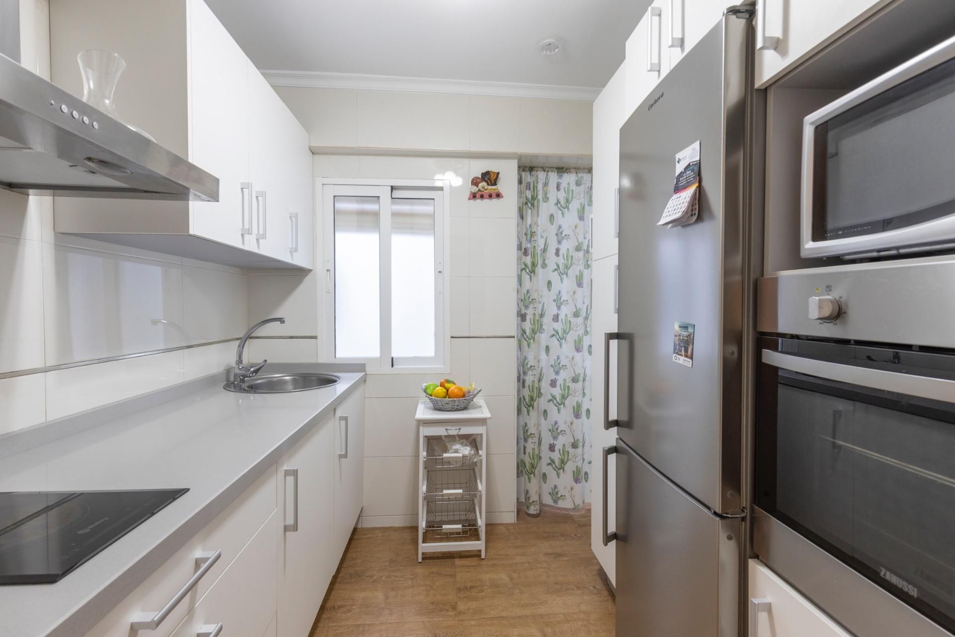 Kitchen of Flat for sale in  Granada Capital  with Air Conditioner, Heating and Balcony