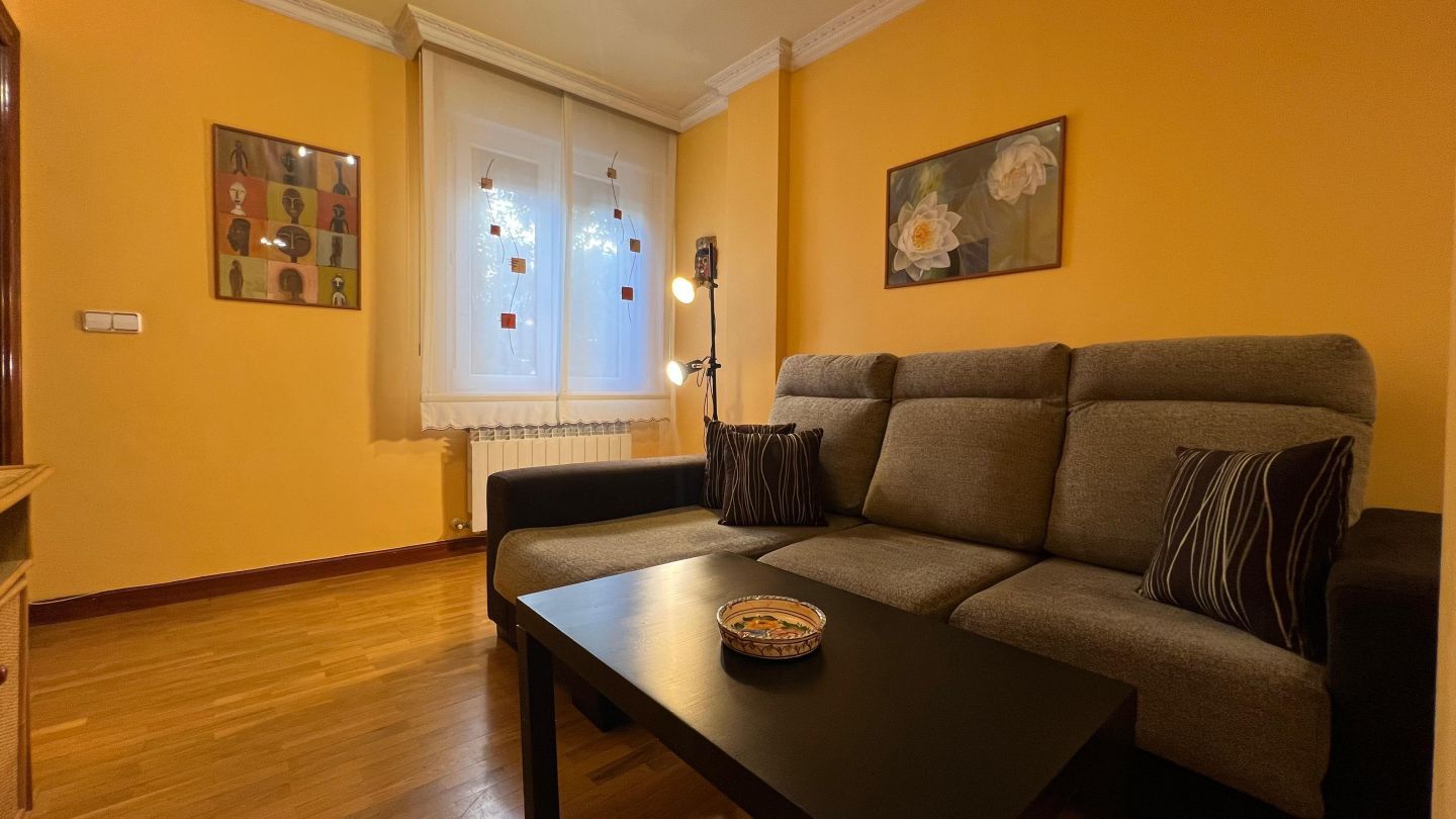Sala d'estar de Pis en venda en Vitoria - Gasteiz amb Calefacció, Terrassa i Traster