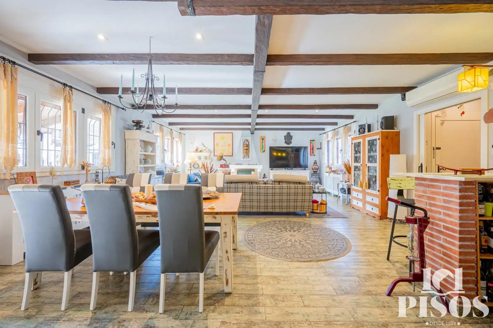 Comedor de Casa o chalet en venta en Rubí con Aire acondicionado, Calefacción y Trastero