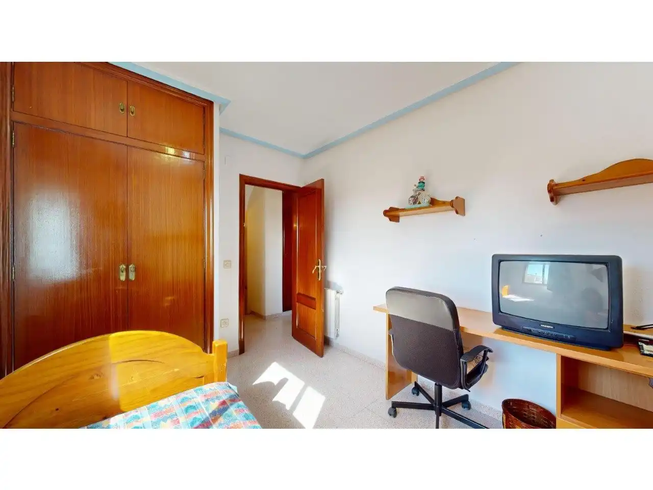 Habitación de Casa adosada en venta en Torrent con Aire acondicionado, Calefacción y Jardín privado