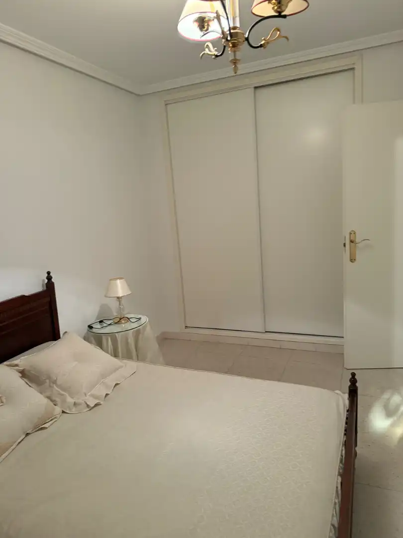Casa adosada en venta en Calle Castillo de Rena, Avenida Elvas