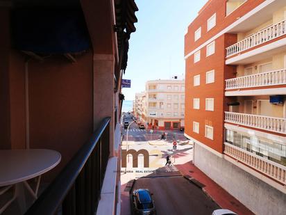 Vista exterior de Apartament en venda en Guardamar del Segura amb Aire condicionat, Terrassa i Moblat