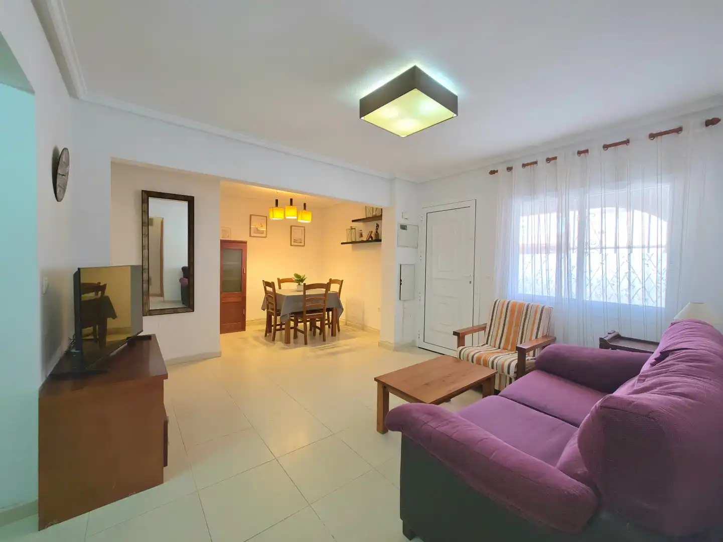 Wohnzimmer von Erdgeschoss zum Verkauf in Santa Pola mit Privatgarten, Terrasse und Abstellraum