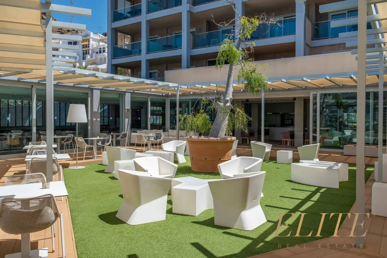 Terrasse von Wohnungen zum Verkauf in Mogán mit Klimaanlage, Privatgarten und Terrasse