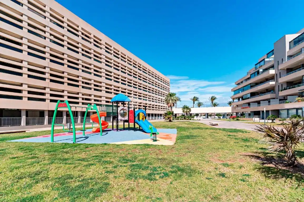 Vista exterior de Piso en venta en Roquetas de Mar con Aire acondicionado, Terraza y Amueblado