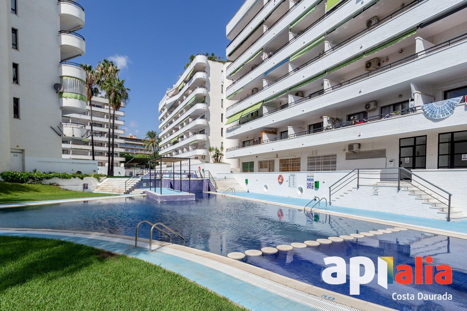 Swimming pool of Flat for sale in Salou  with Air Conditioner, Terrace and Swimming Pool