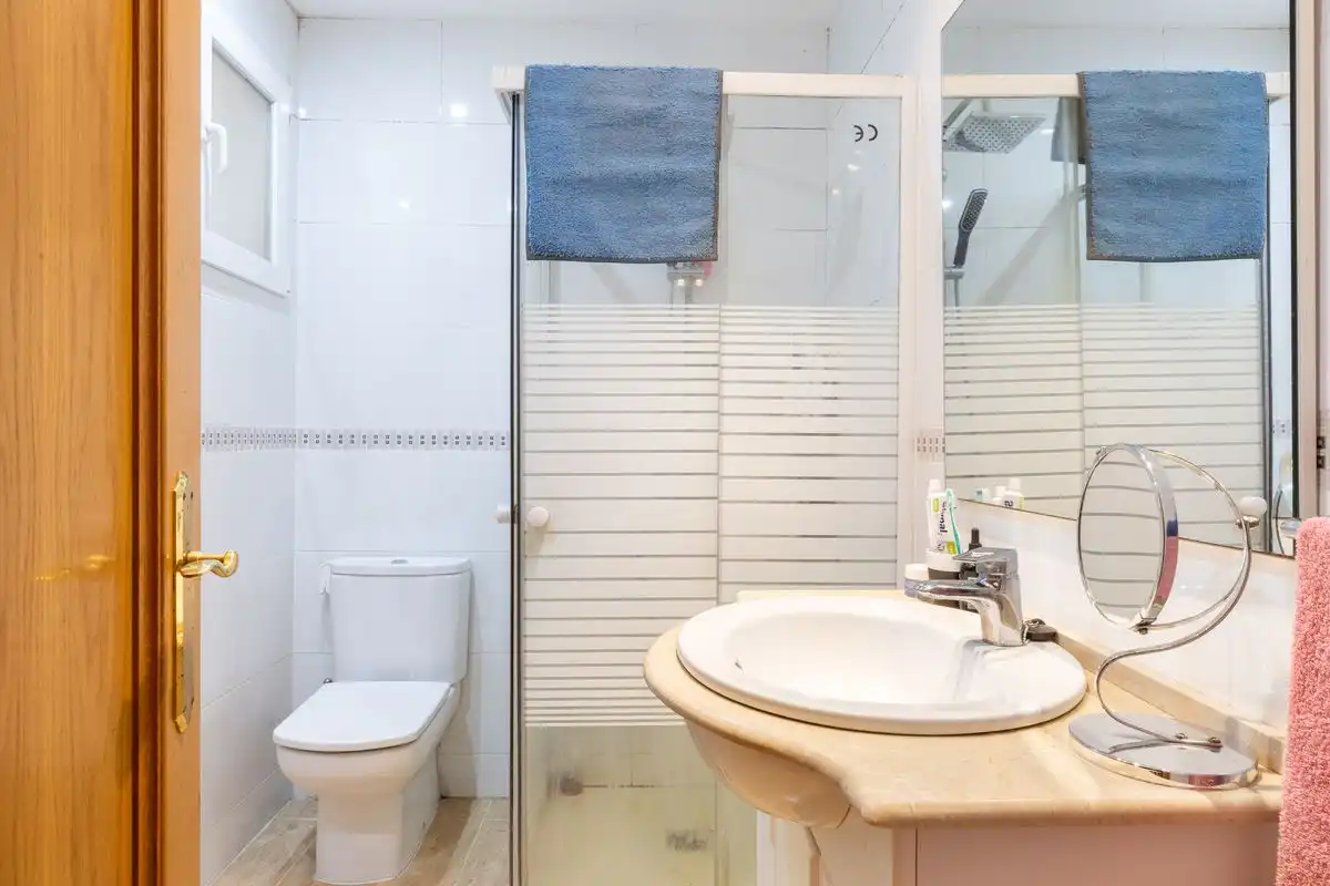 Badezimmer von Wohnung zum Verkauf in Moncada mit Heizung, Terrasse und Balkon
