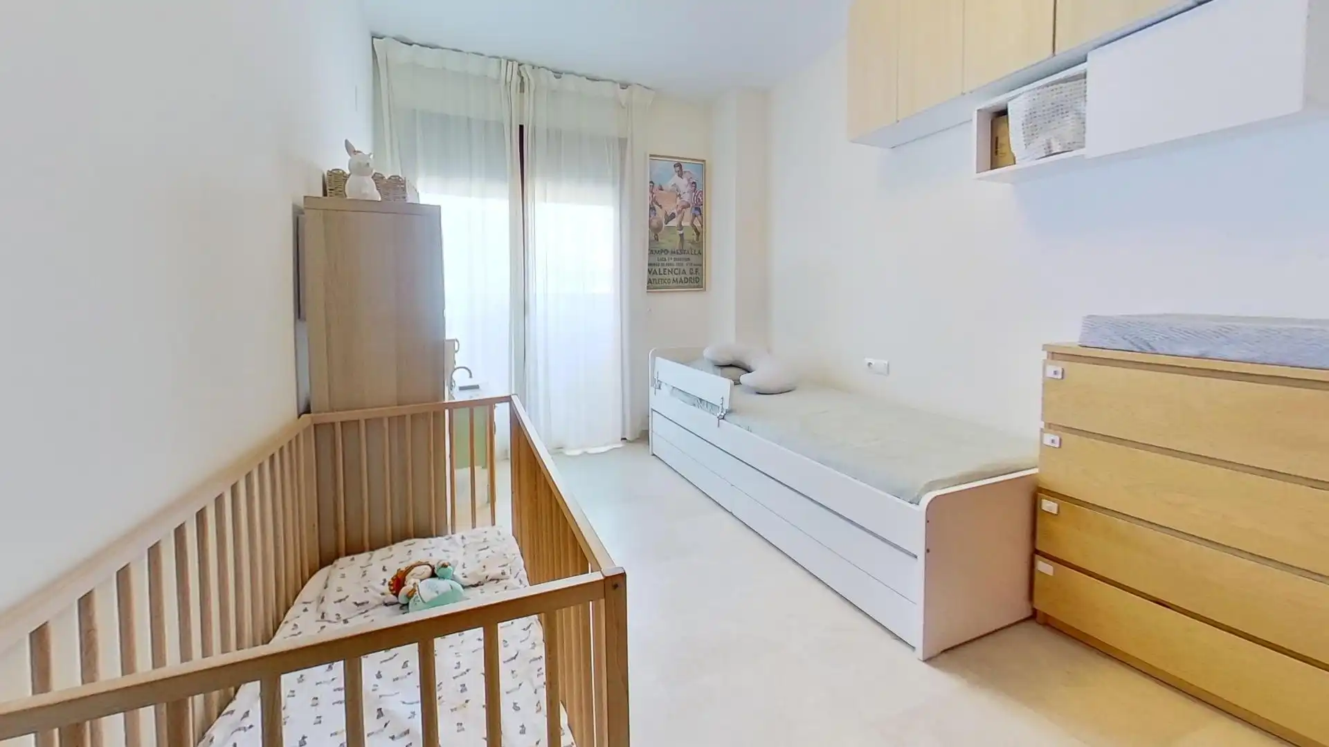 Schlafzimmer von Wohnung zum Verkauf in Valencia mit Klimaanlage, Privatgarten und Terrasse