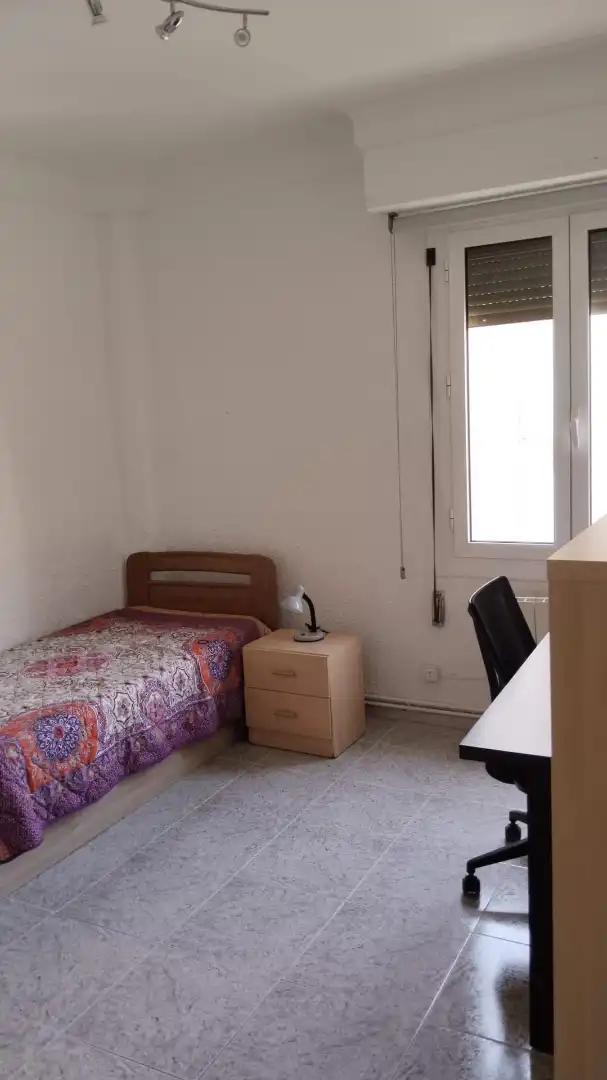 Bedroom of Flat for rent in Zaragoza  with Heating, Furnished and Oven