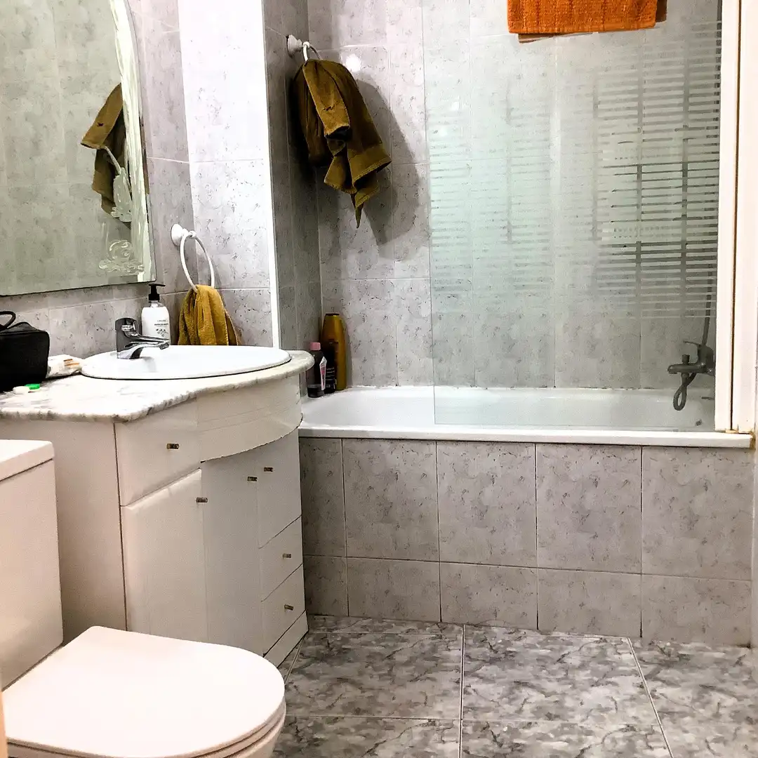 Bany de Apartament en venda en Mataró amb Aire condicionat, Terrassa i Traster