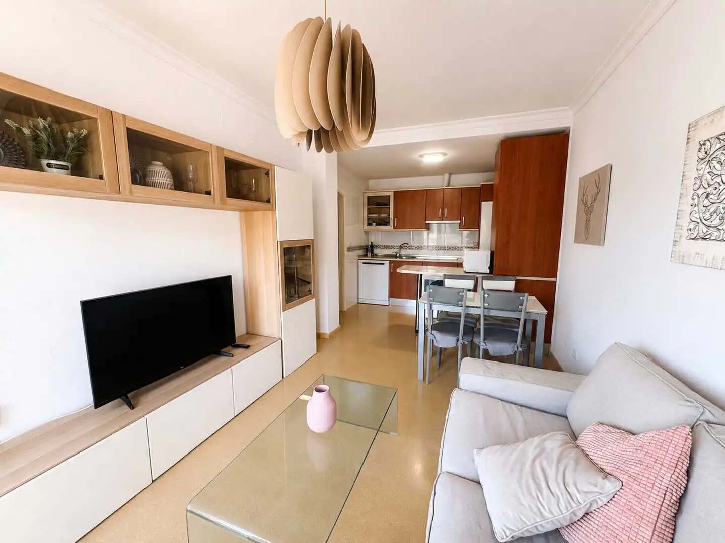 Wohnzimmer von Wohnungen zur Miete in Manilva mit Terrasse, Möbliert und Gemeinschaftspool