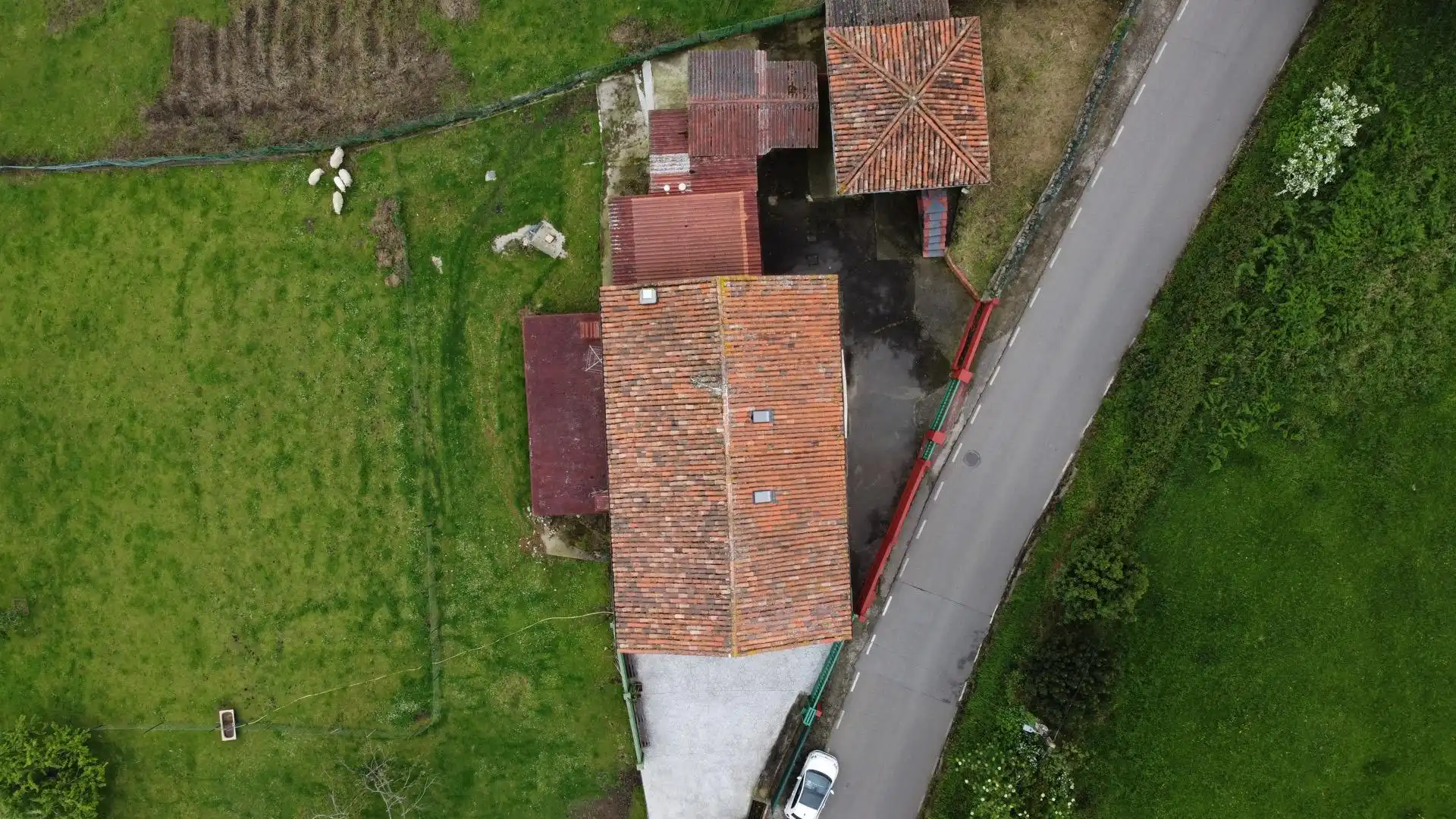 Casa o xalet en venda en Gijón  amb Calefacció, Jardí privat i Traster