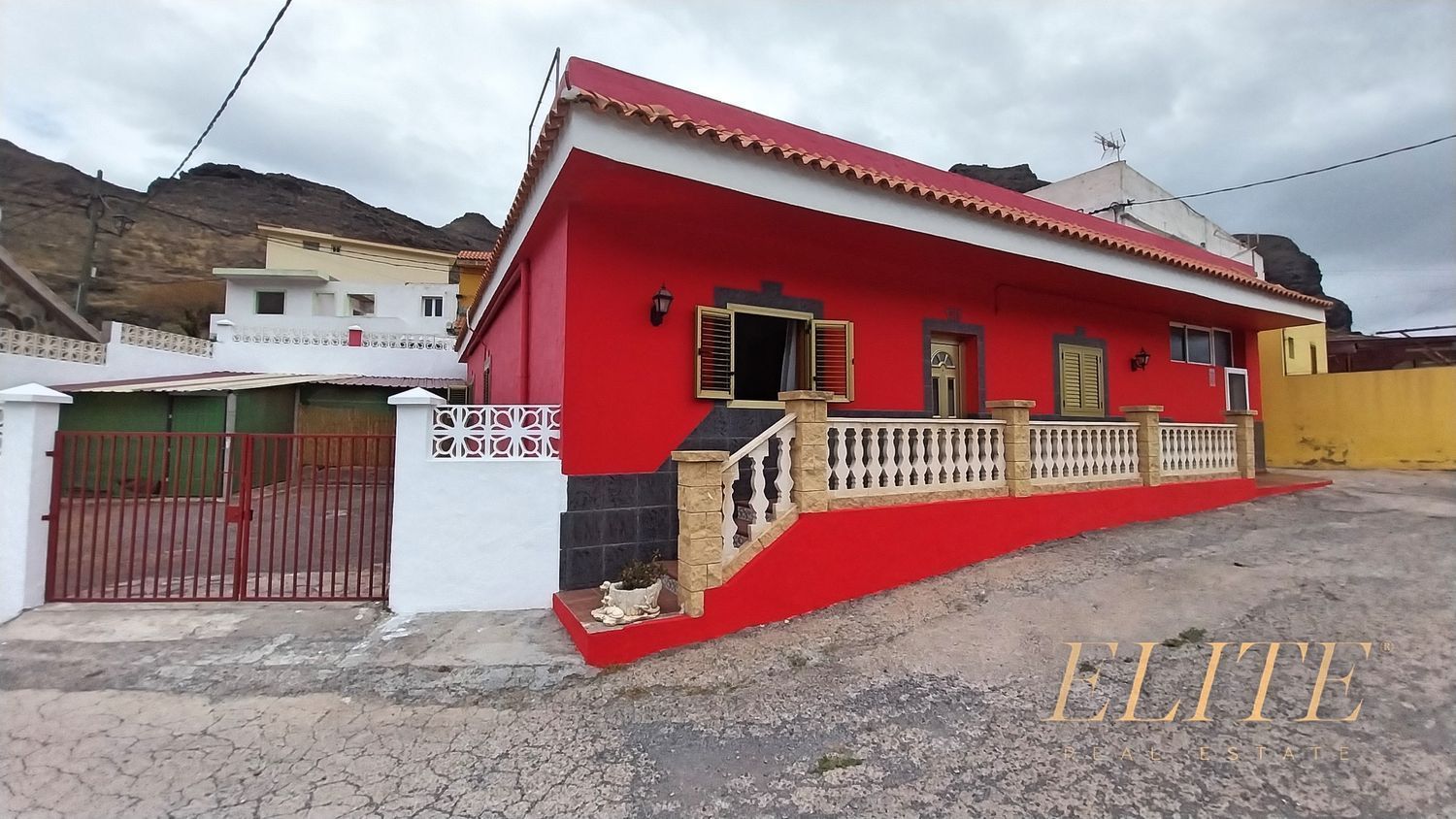 Vista exterior de Finca rústica en venda en La Aldea de San Nicolás  amb Aire condicionat, Terrassa i Traster