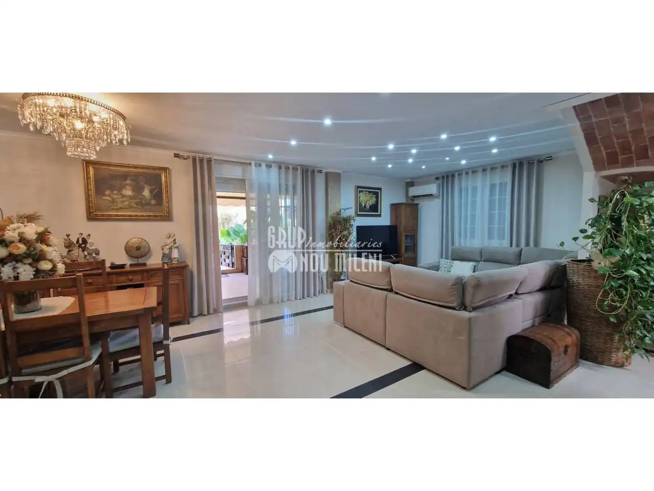 Living room of Houses for sale in Picassent  with Air Conditioner, Private garden and Terrace