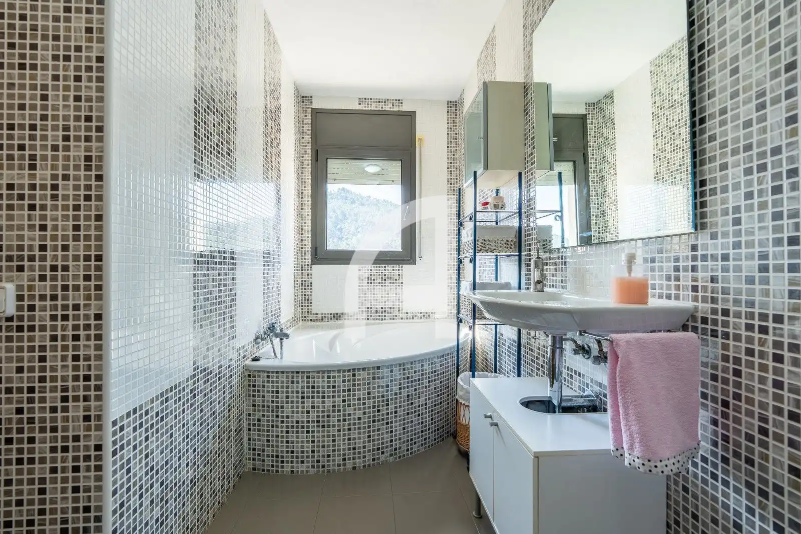Baño de Ático en venta en Cervelló con Calefacción