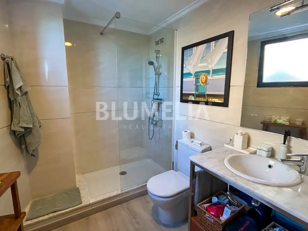 Baño de Apartamento de alquiler en Dénia con Aire acondicionado, Calefacción y Jardín privado