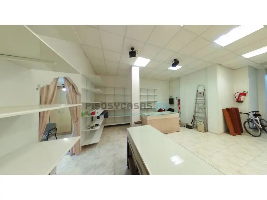 Local en venta en Zaragoza con Amueblado