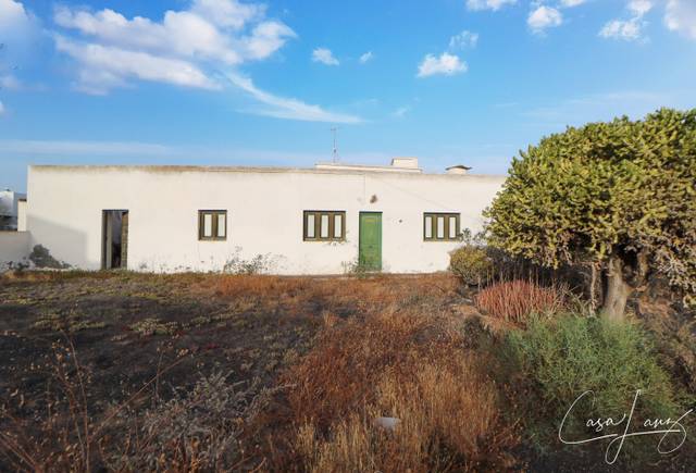 Casa-chalet en Venta en Uga