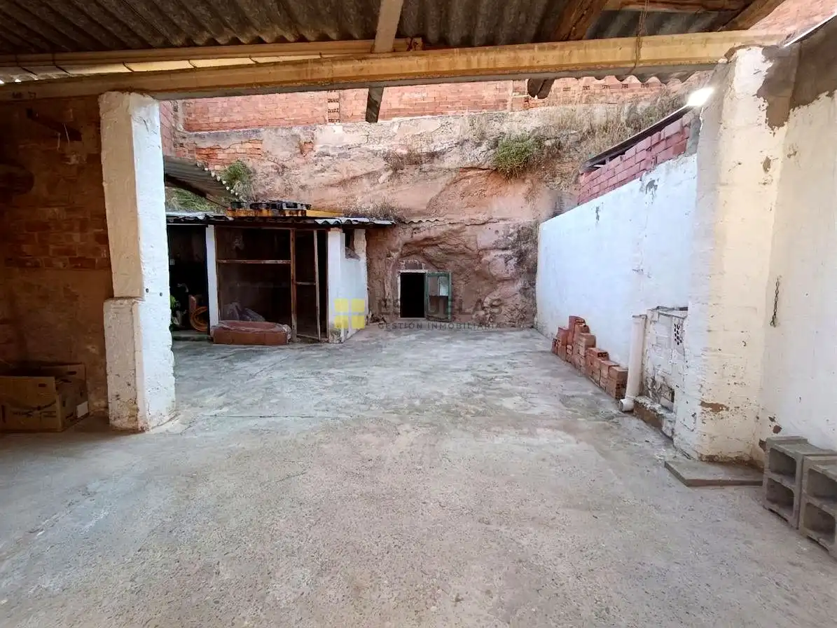 Gewerbefläche zum Verkauf in Calle Santa Marina 60, imagen 4