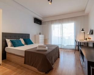 Bedroom of Flat to share in  Madrid Capital  with Air Conditioner and Terrace