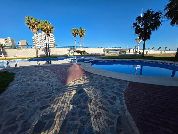 Piscina de Apartamento en venta en La Manga del Mar Menor con Terraza, Amueblado y Balcón