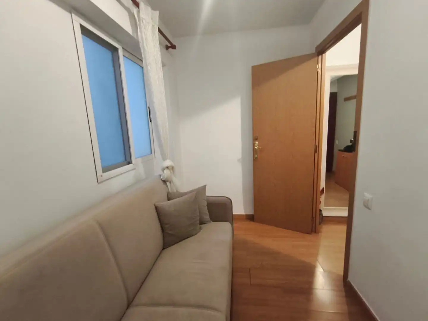 Schlafzimmer von Wohnung zum Verkauf in Burjassot mit Parkett, Ofen und Waschmaschine