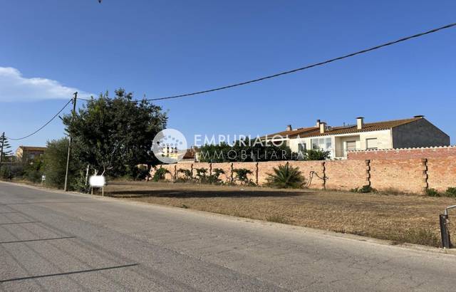 Casa-chalet en Venta en Calle AMPLE, -1 en Vilamacolum