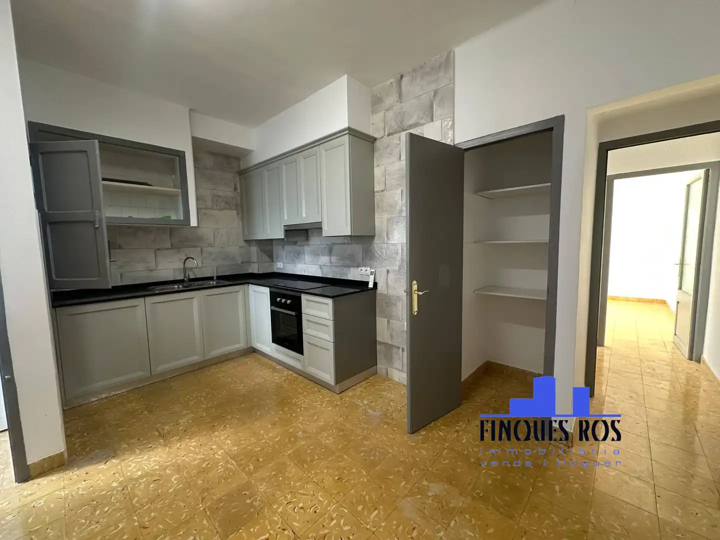 Kitchen of Flat for sale in Casco Urbano