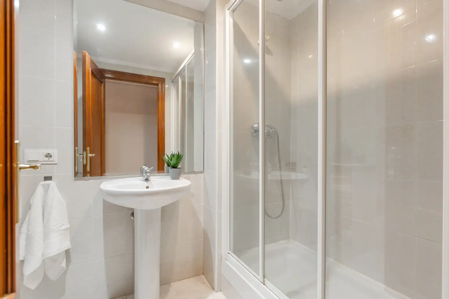 Baño de Piso en venta en  Pamplona / Iruña con Calefacción, Parquet y Terraza