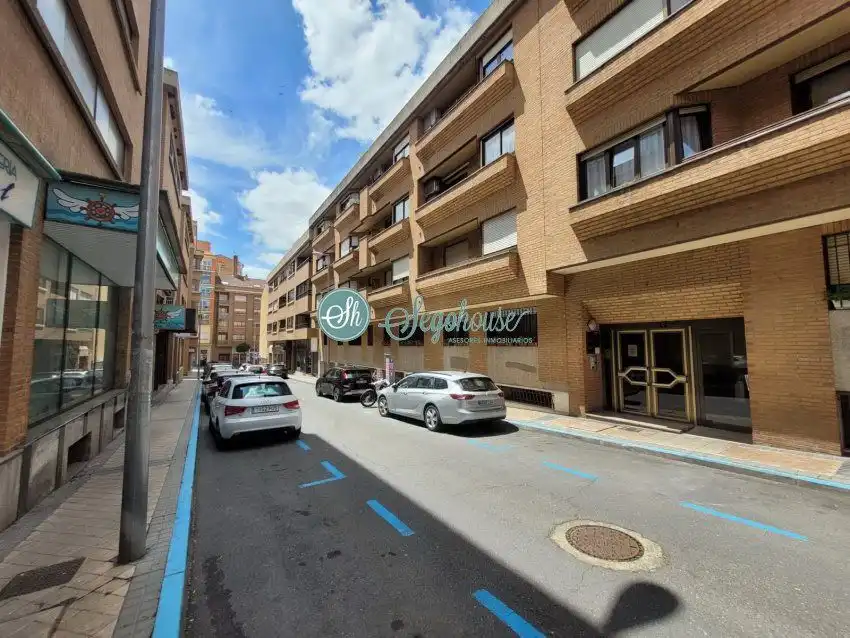 Außenansicht von Wohnung zum Verkauf in Segovia mit Heizung