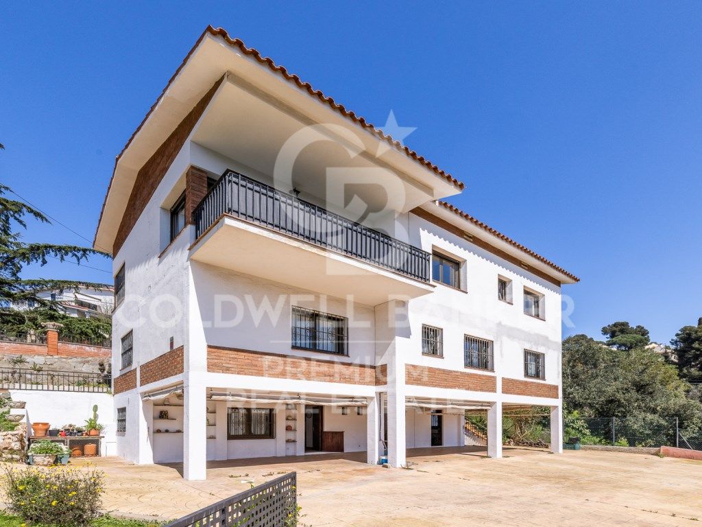 Vista exterior de Casa o xalet en venda en Sant Cugat del Vallès