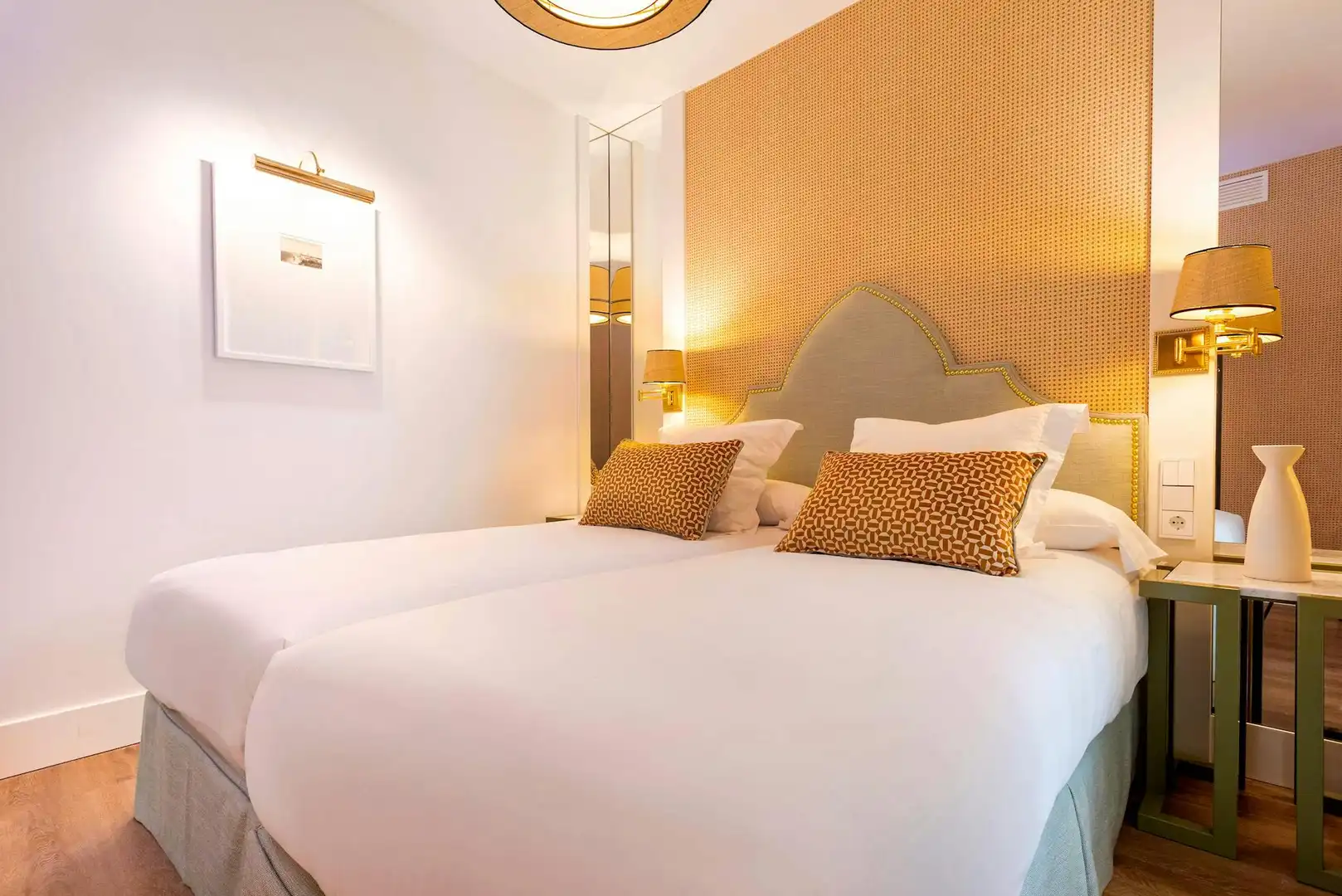 Bedroom of Flat for rent in Sevilla  with Air Conditioner, Heating and Washing machine