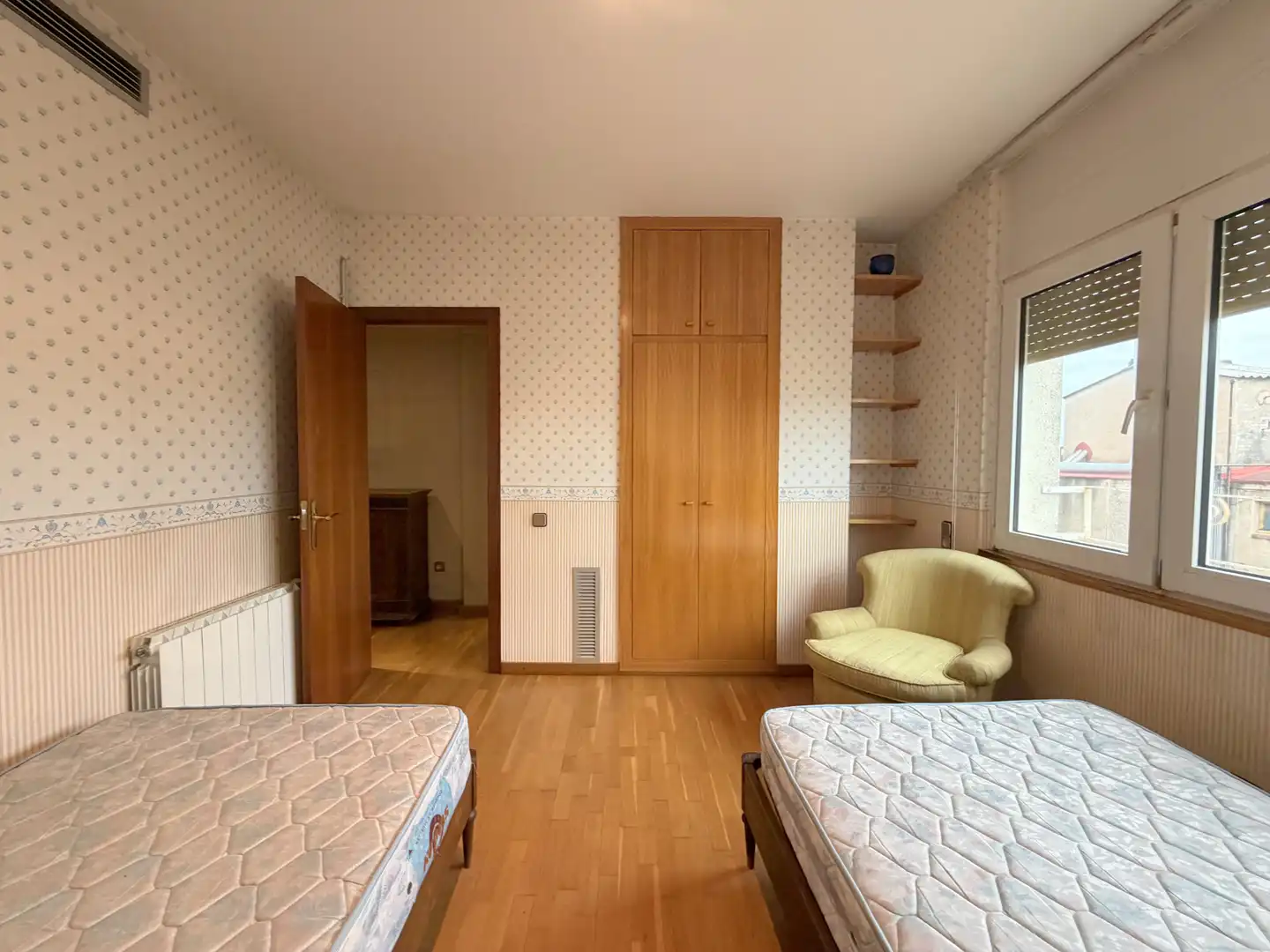 Flat with terrace for sale in Plaça de la Corona, imagen 43