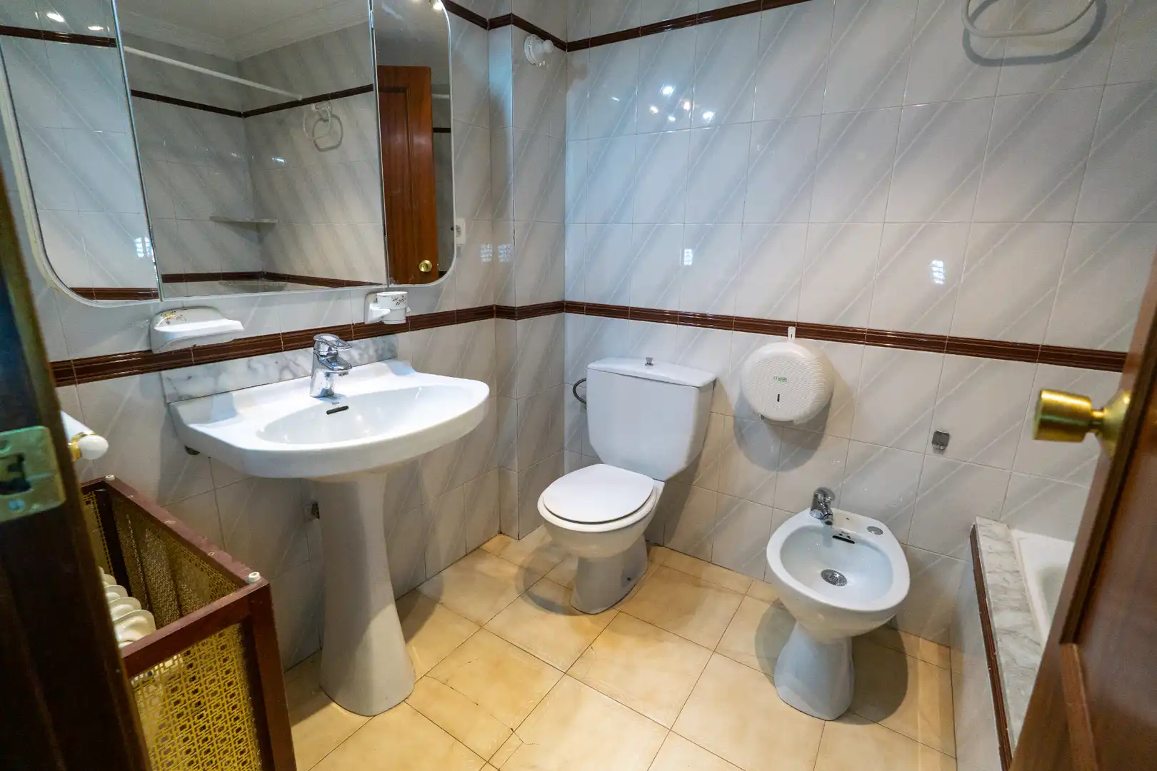 Baño de Piso en venta en Ibi con Calefacción, Terraza y Trastero