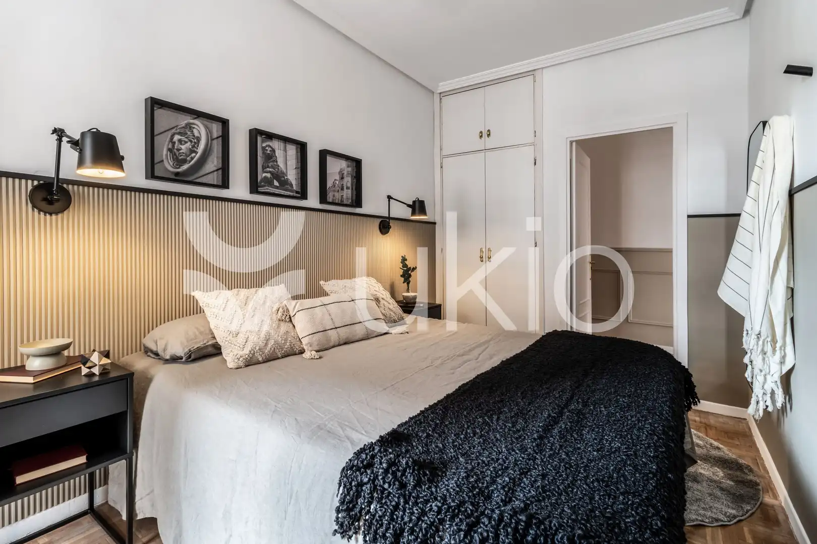 Dormitori de Apartament de lloguer en Madrid amb Aire condicionat, Calefacció i Moblat