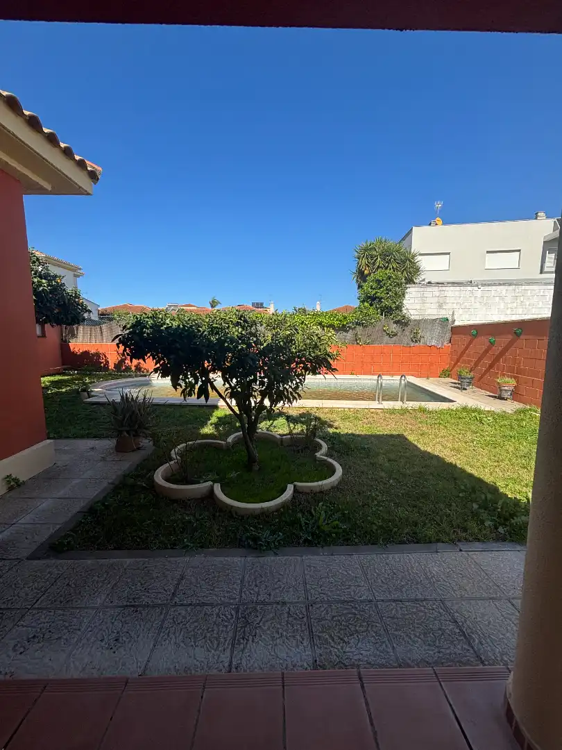 Chalet con piscina en venta en Calle Algazul, imagen 2