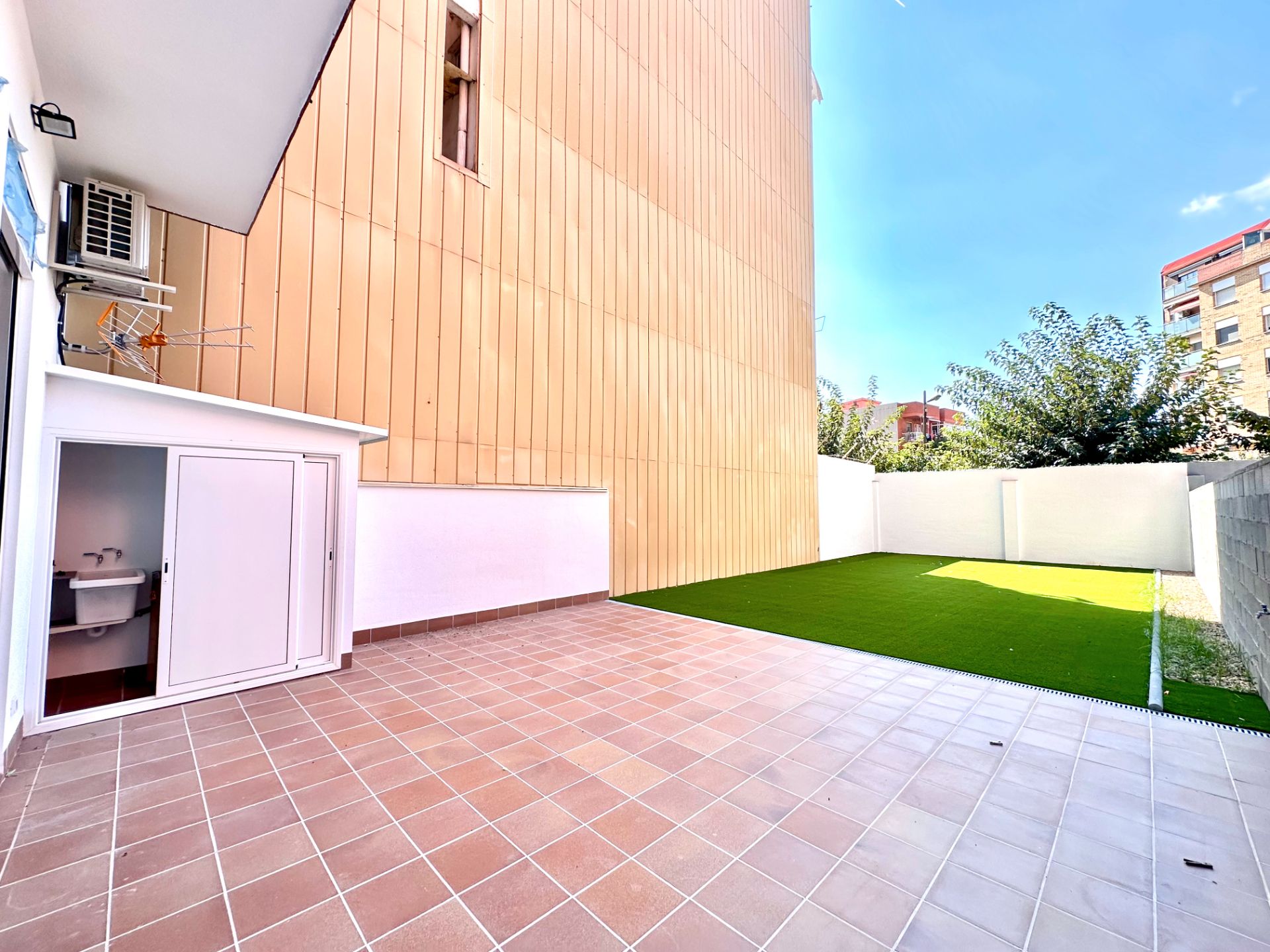 Terrassa de Planta baixa de lloguer en Badalona amb Aire condicionat, Calefacció i Parquet