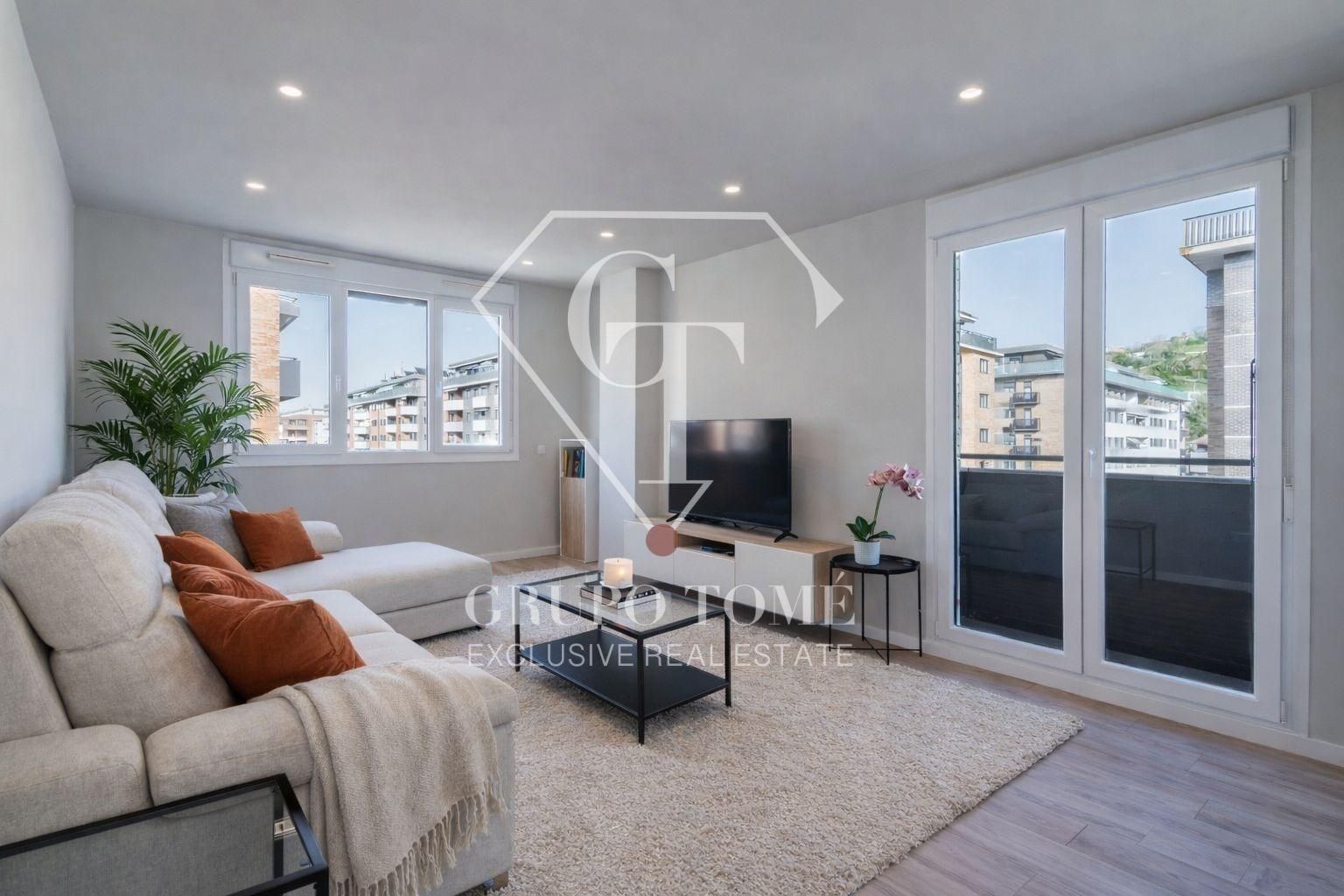 Living room of Flat for sale in Astigarraga  with Terrace, Storage room and Balcony