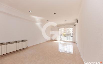 Living room of Flat for sale in  Barcelona Capital  with Air Conditioner, Heating and Storage room