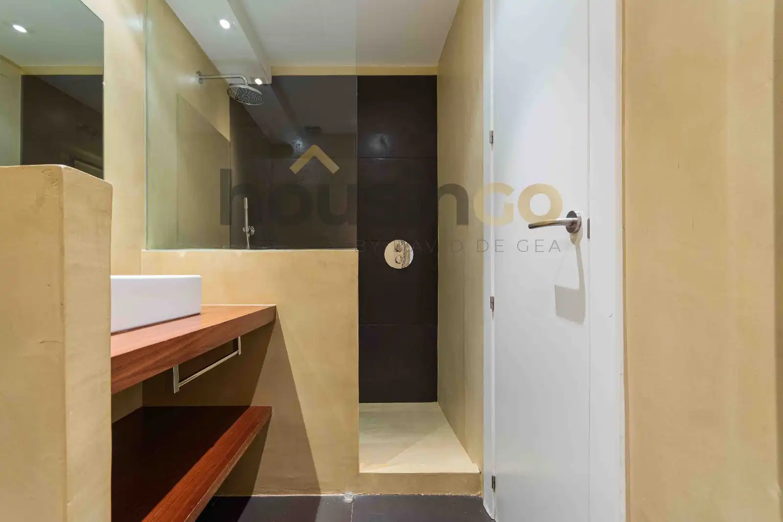 Bathroom of Flat for rent in Madrid  with Air Conditioner, Heating and Terrace